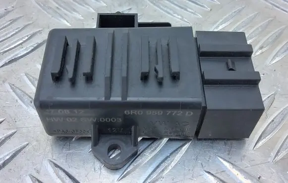 Audi A1 Seat heating relay 6R0959772D