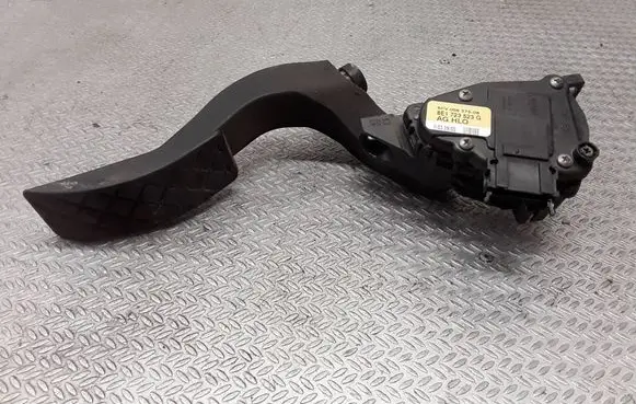 Audi A4 S4 B7 8E 8H Accelerator throttle pedal 6PV00837506 8E1723523G