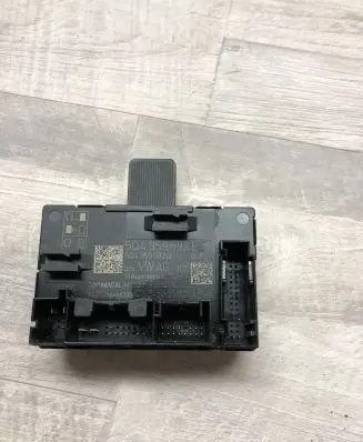 Skoda Octavia Mk3 (5E) Door control unit/module 5Q4959592B 5Q4959592E A2C7494660200