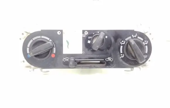 Mitsubishi Pajero Sport I Climate control unit MR398626
