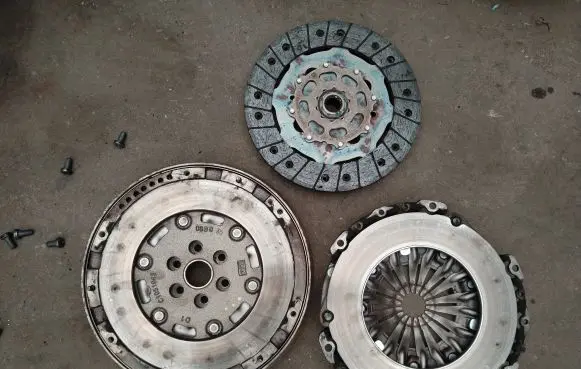 Opel Crossland X Clutch set kit 9813700980