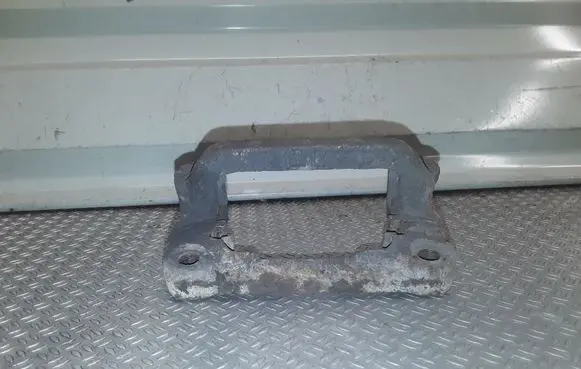 Nissan X-Trail T30 Brake caliper pad carrier rear 
