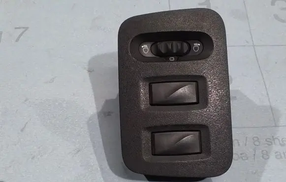 Renault Master III Headlight level height control switch 8200379685 684950001R