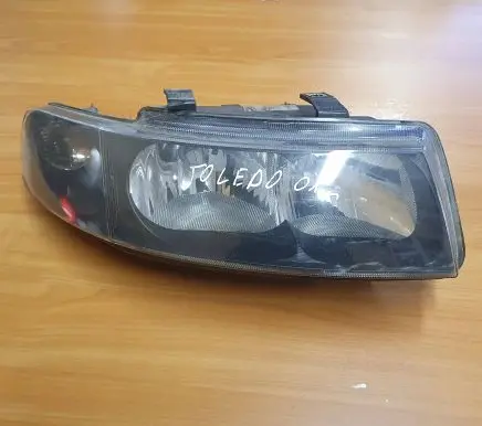 Seat Toledo II (1M) Headlight/headlamp 1M1941016 67742705 090501