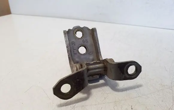 Nissan Pathfinder R51 Front door lower hinge 