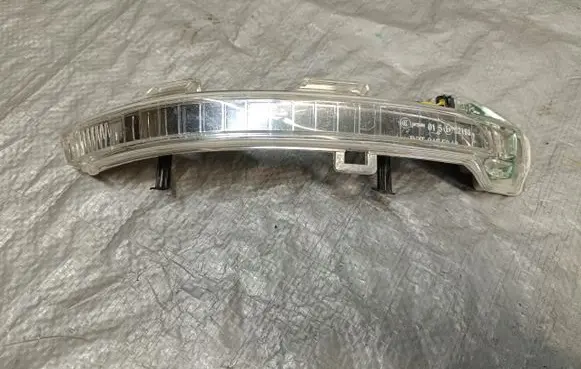 Volkswagen PASSAT B8 Front indicator light 3G0949102A