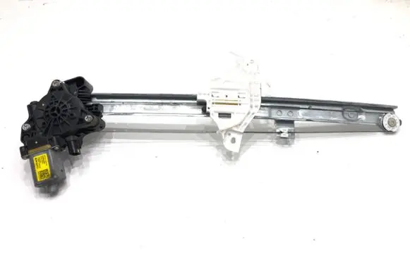 Hyundai i20 (BC3 BI3) Front door window regulator with motor 