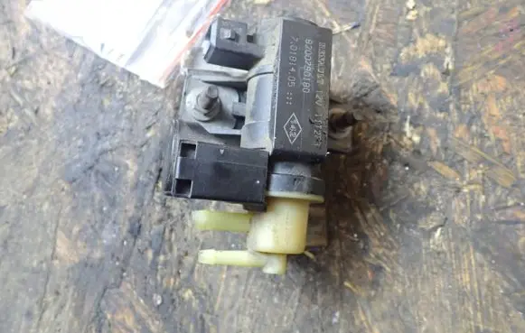 Renault Scenic III - Grand scenic III Turbo solenoid valve 8200790180