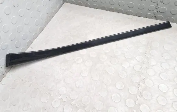 BMW 5 E39 Dashboard glove box trim 51418172031
