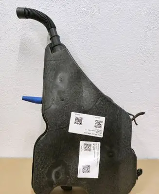 BMW i4 Windshield washer fluid reservoir/tank 7427885
