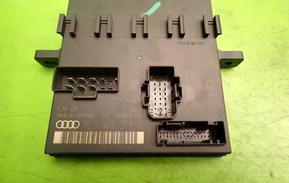 Audi A4 S4 B6 8E 8H Xenon control unit/module 8E0907279C