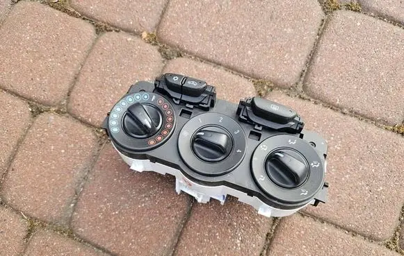 Opel Corsa E Interior fan control switch