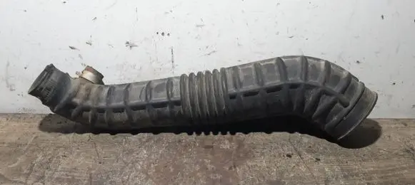 KIA Carens I Air intake hose/pipe