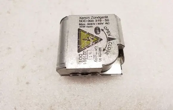 Headlight ballast module Xenon