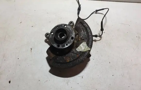 Renault Captur Front wheel hub spindle knuckle 