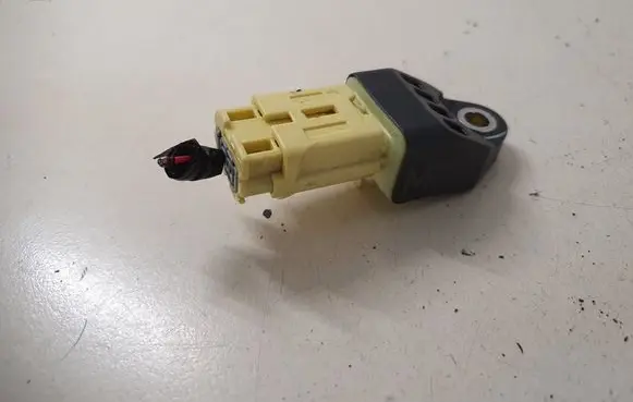 Toyota Urban Cruiser (XP110) Airbag deployment crash/impact sensor 8983133020