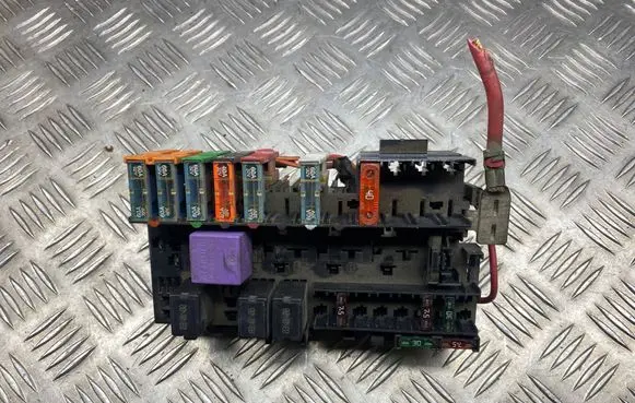 Renault Megane I Fuse box set 7703297988