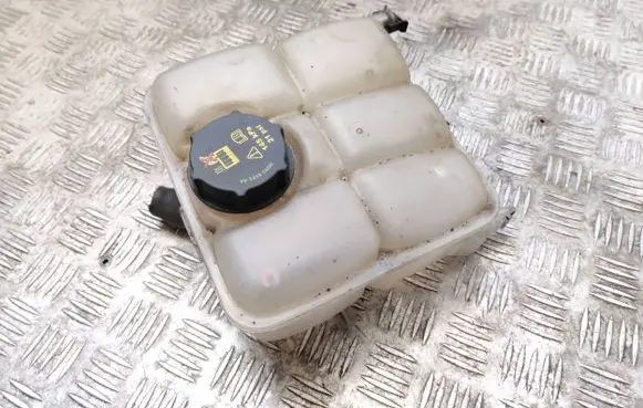 Coolant expansion tank/reservoir