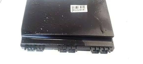 Opel Zafira B Fuse box cover 13125865