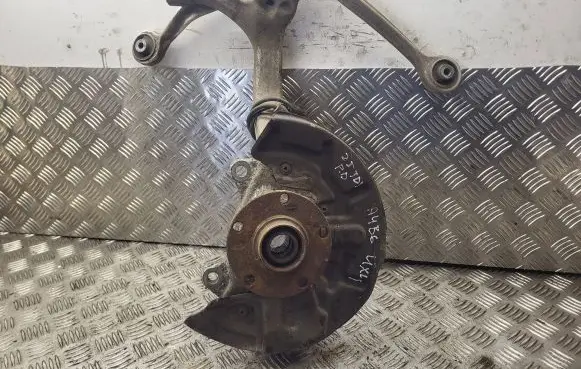 Audi A4 S4 B6 8E 8H Front wheel hub