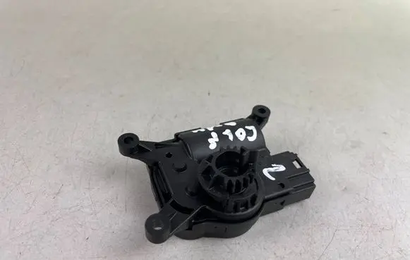Volkswagen Golf VIII Air flap motor/actuator 2Q0907511G