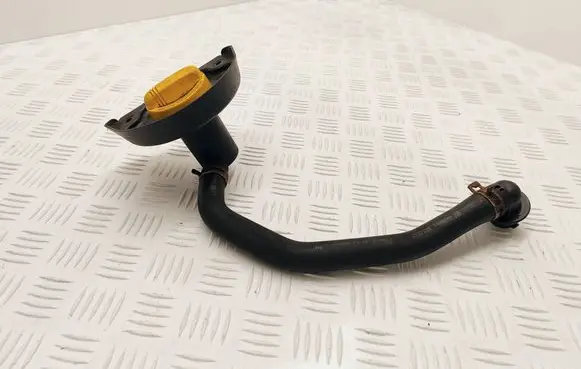 Opel Vivaro Oil filler cap 8200795333