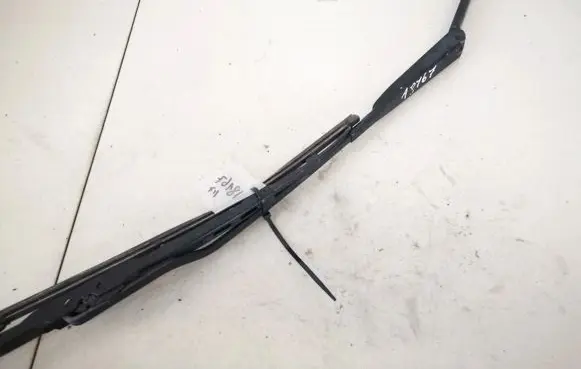 Audi A4 S4 B5 8D Front wiper blade arm 8d1955407a