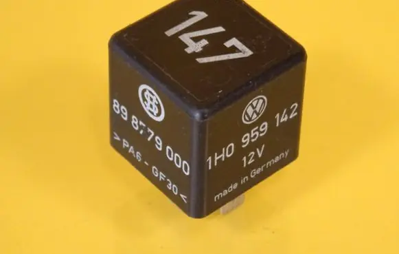 Volkswagen Golf III Other relay 1H0959142