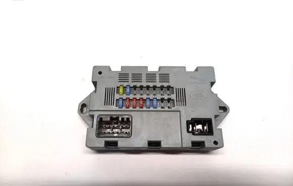 Land Rover Range Rover Velar Fuse module CPLA-14Q073-AA
