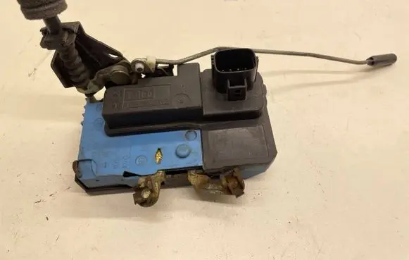 Volvo V70 Front door lock