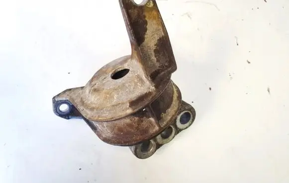 Opel Zafira A Engine mount bracket 90575772yl 90573779ym