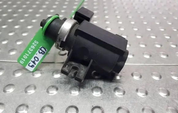 BMW 5 E60 E61 Turbo solenoid valve S26371019 2247906