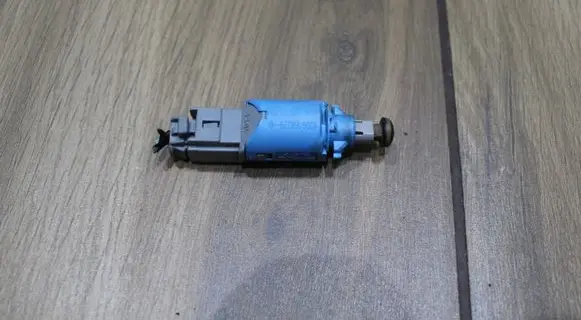 Renault Scenic II - Grand scenic II Clutch pedal sensor 8200168239-B