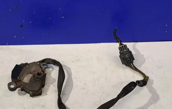 Volvo V70 Gear selector 8636441