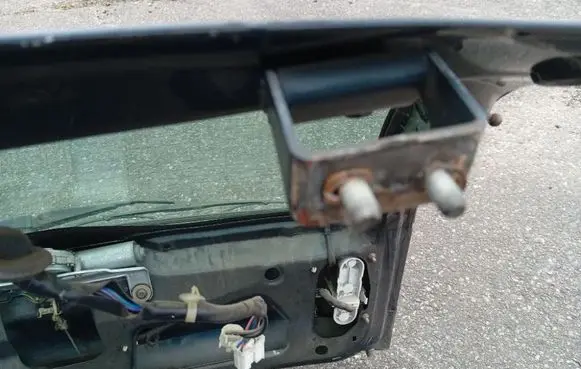 Volvo S40, V40 Tailgate/trunk/boot hinge
