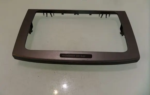 Volkswagen PASSAT B6 Radio/GPS head unit trim 3C0858069M