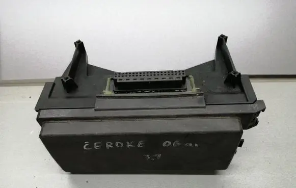 Jeep Grand Cherokee (WK) Fuse box set 04692084AB 0000156554