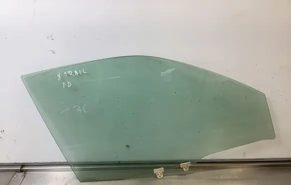 Nissan X-Trail T30 Front door window glass four-door SASS00A