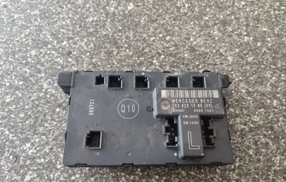 Mercedes-Benz C W203 Door control unit/module 2038201585