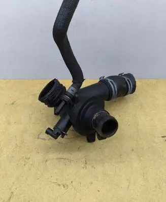 Thermostat/thermostat housing