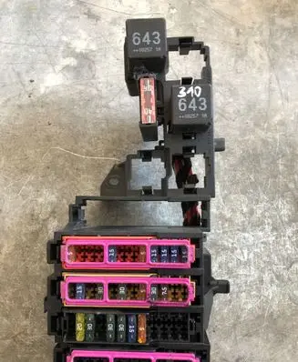 Audi A4 S4 B8 8K Fuse box set 8K0951253 V23136B6X72