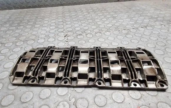 BMW 5 E60 E61 other engine part 7788560