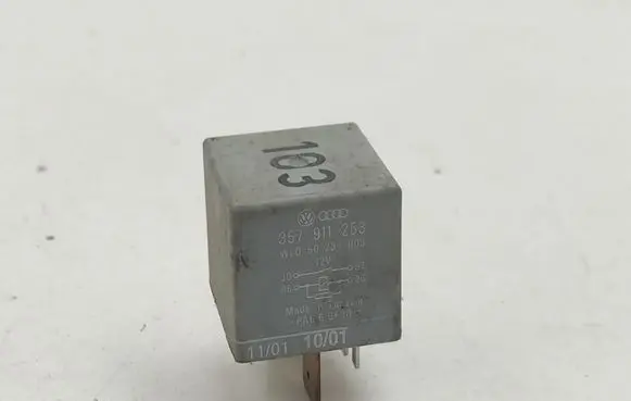 Seat Alhambra (Mk1) Other relay 357911253