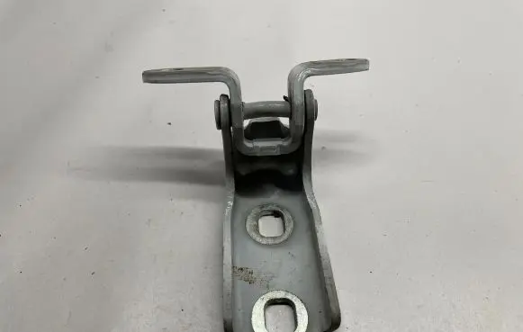 Chevrolet Camaro Rear door upper hinge P15324