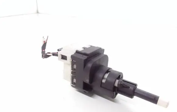 Volkswagen Golf V Brake pedal sensor switch 24761