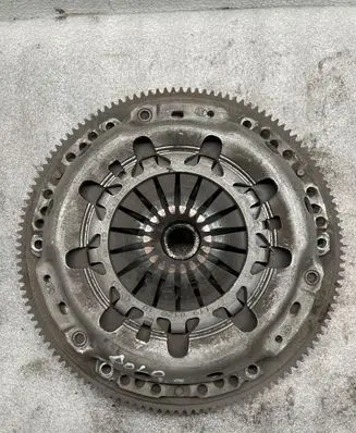 Volkswagen Polo Pressure plate 319014910