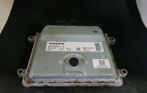 Volvo XC60 Engine control unit/module 30729261A