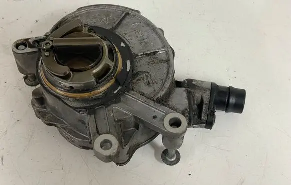 BMW 7 F01 F02 F03 F04 Vacuum pump 1166755613101 7556131