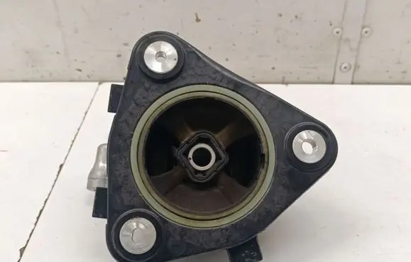 Engine mount bracket