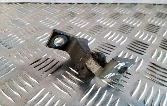 Audi A6 C7 Front door lower hinge 4G0831401B